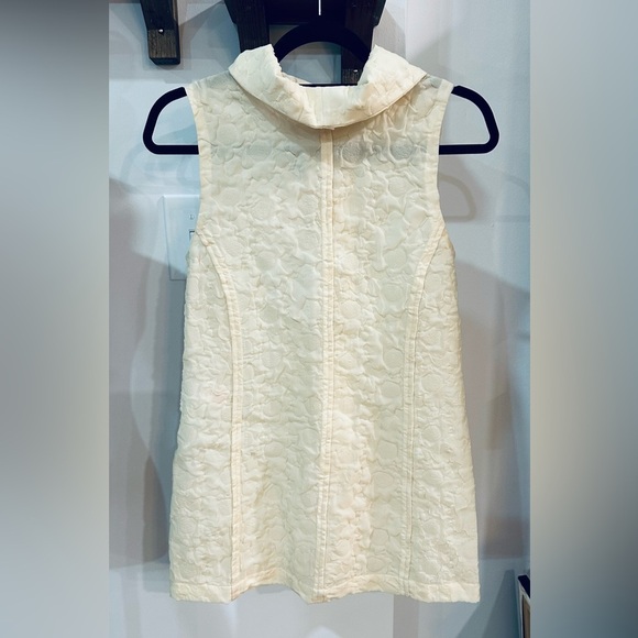 NWT Marni 3D Floral Turtleneck Sleeveless Top Pale Yellow IT 40 (US 4) - Picture 10 of 14